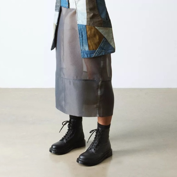 NWT Dr. Martens Women’s Mono Black 1460 Lace Up Boots - Picture 3 of 3